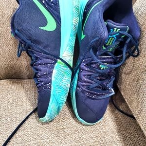 Air zoom turbo kyrie 7